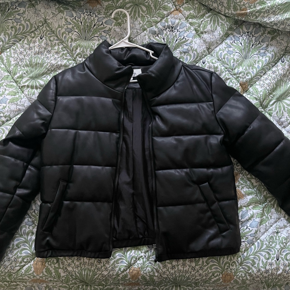 Sebby Classic Black Outerwear